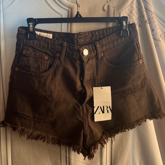 Sumer 🌺 NWT ZARA HIGH
DENIN SHORTS SIZE
EUR 34 (2)
EUR 38(6) - Picture 11 of 11